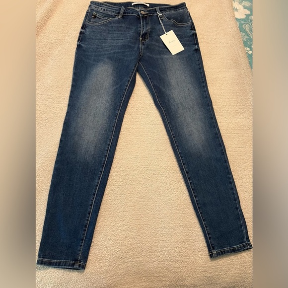 Women’s KanCan Denim Blue Jean Pants Size 13/30 Dark Wash NWT - Picture 3 of 8